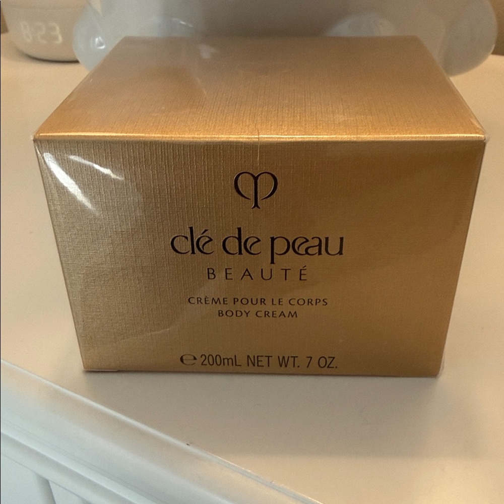 Cle’ de peau body lotion 🩷